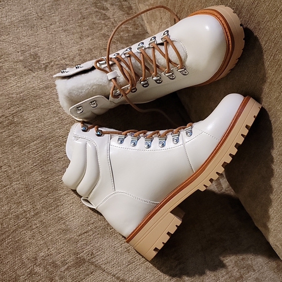 Marc Fisher MALLIE Lug Sole Sherpa Booties - Picture 15 of 16